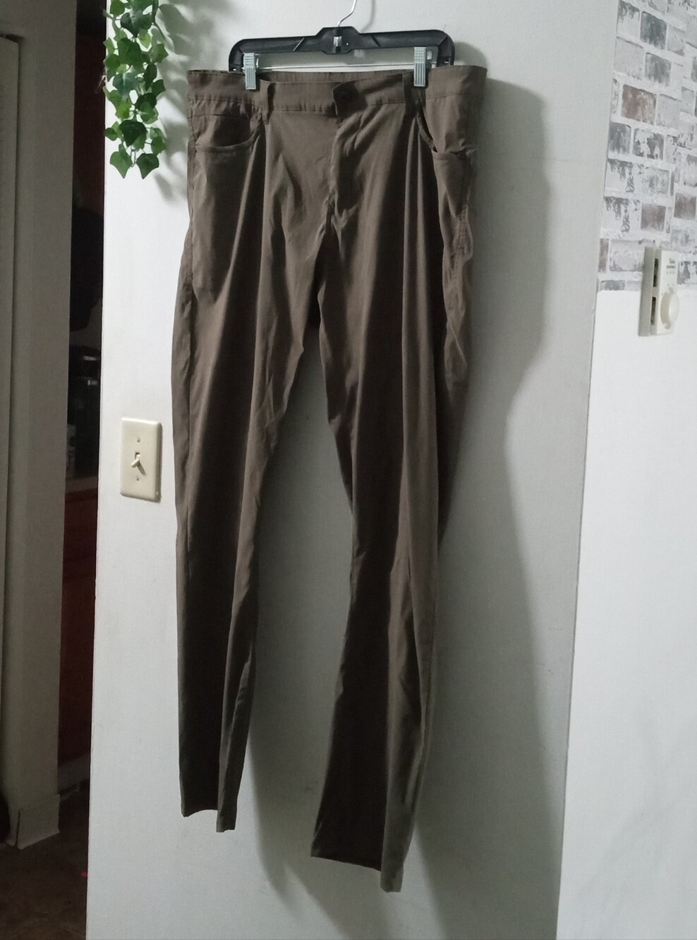 Kenneth Cole Slim Stretch Chinos in Brown